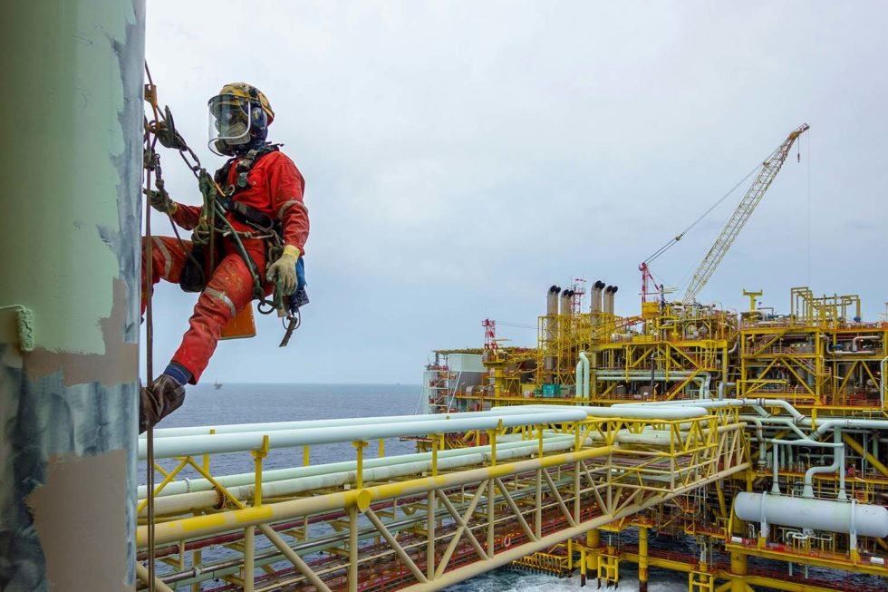 Navigating the Complexities of Offshore Injuries: Legal Help in Houston