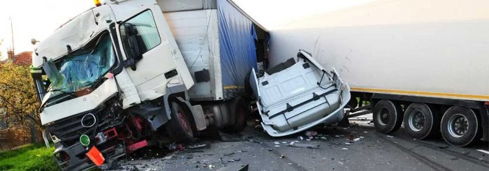 Common Causes of Truck Accidents and How Lawyers Can Help