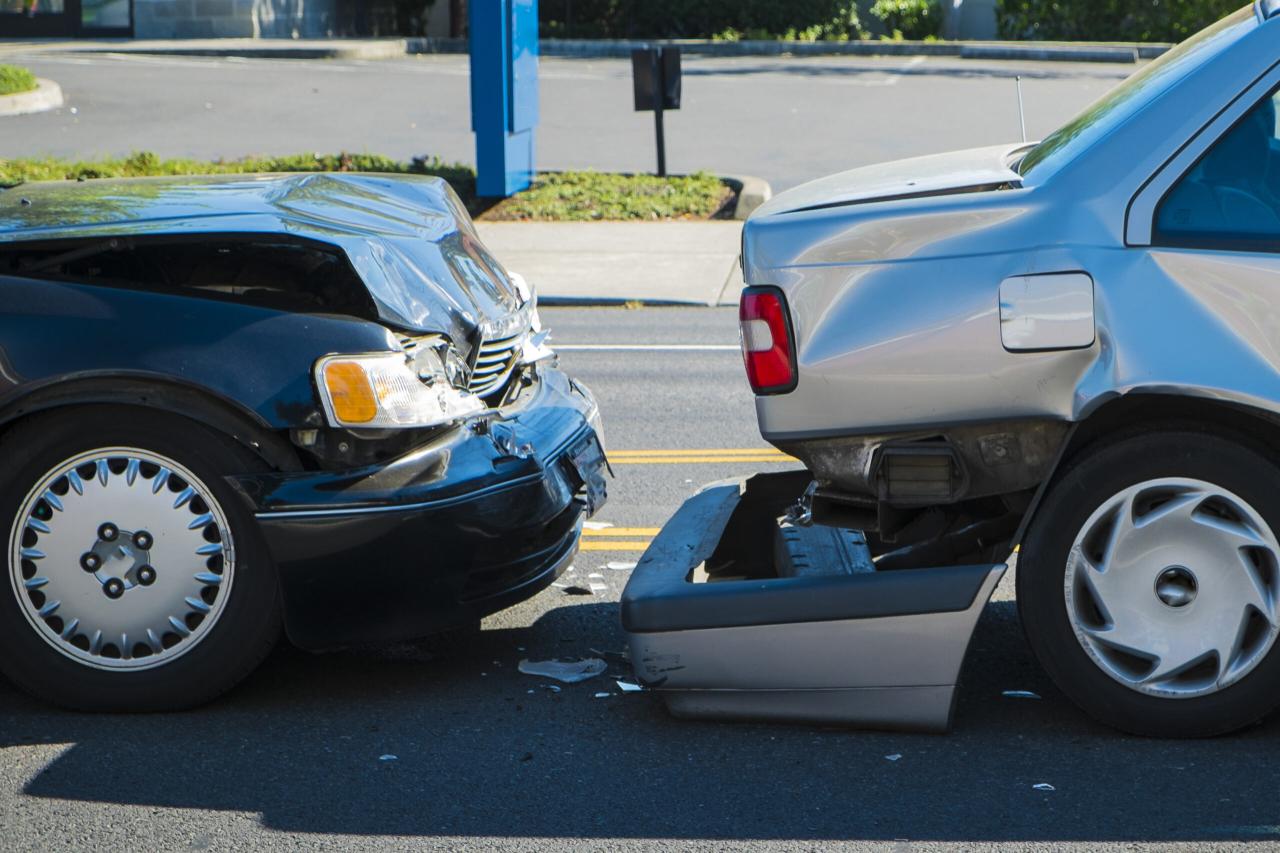 Rear-End Collision Claims: How an Accident Lawyer Maximizes Payouts